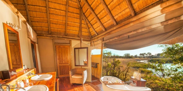 Kwando Lagoon Camp